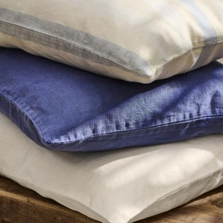 coussin lin bleu indigo rectangulaire ib laursen