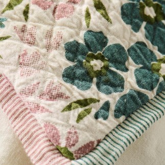 Housse de coussin imprime floral matelasse IB Laursen