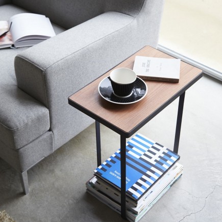 table bout de canape design range revues acier bois yamazaki tower