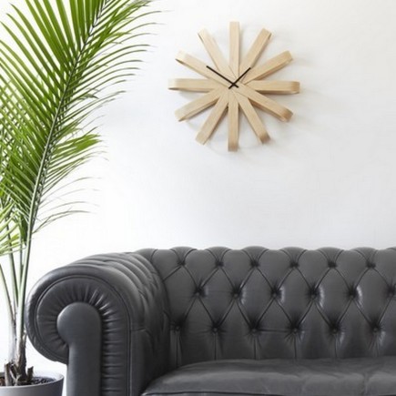 Horloge murale design bois Umbra RIBBONWOOD