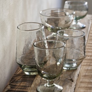 Verre a pied bas martele recycle artisanal Madam Stoltz