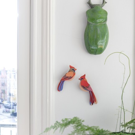 oiseaux decoratifs muraux carton rouge studio roof cardinals